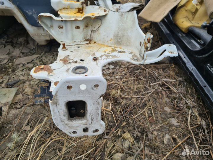 Лонжерон передний левый Skoda Yeti cbzb 2011