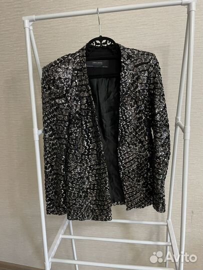 Пиджак с пайетками zara silver sequin blazer