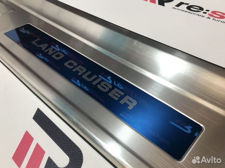 Накладка заднего бампера Land Cruiser 200 U220