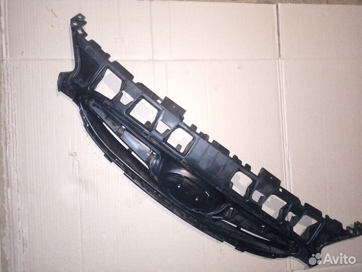 Решетка радиатора Hyundai Solaris 1