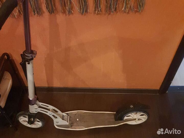 Giro 210 самокат