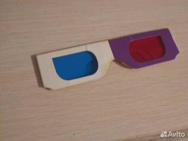 3D-очки бумажные