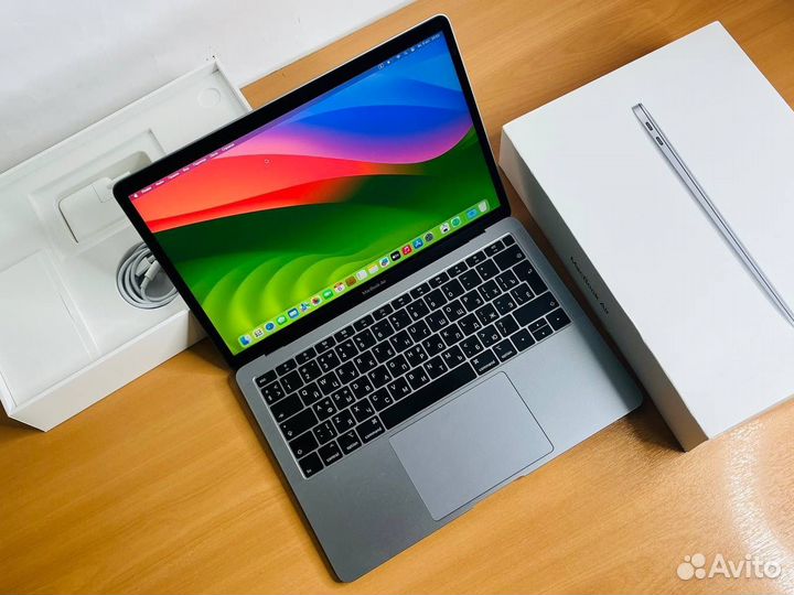 Macbook air 13 2019 идеальный