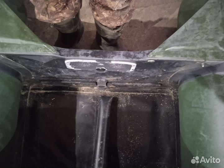 Лодка Ниссамаран 3800