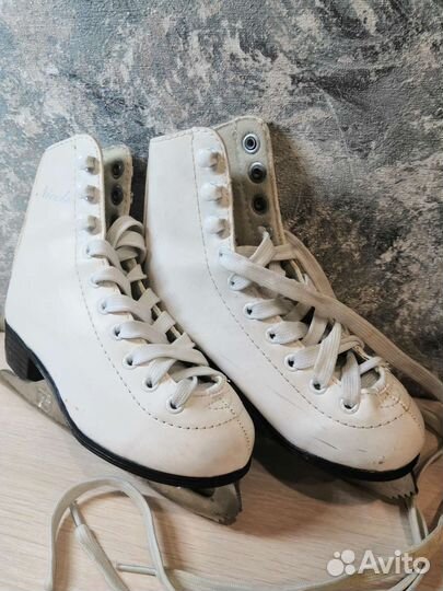 Коньки фигурные детские 28 размер