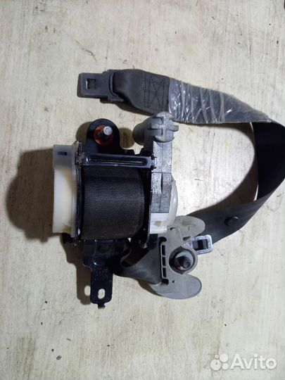 Левый передний ремень безопасности IX35