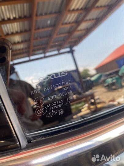 Lexus RX4 Стекло заднее
