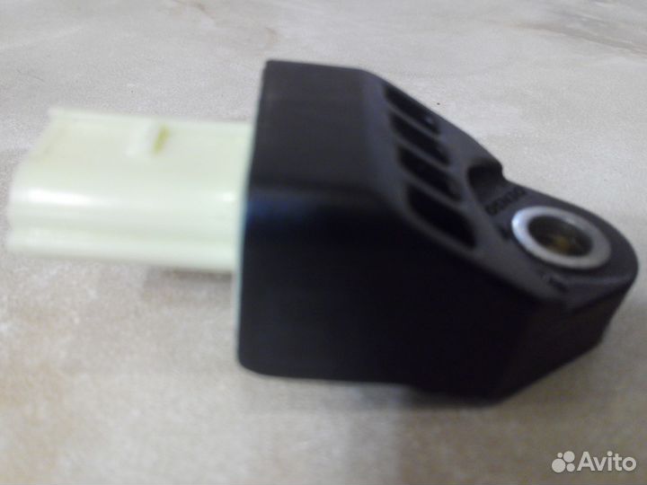 Датчик удара на Тойота Камри и др