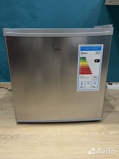 Холодильник бу Midea
