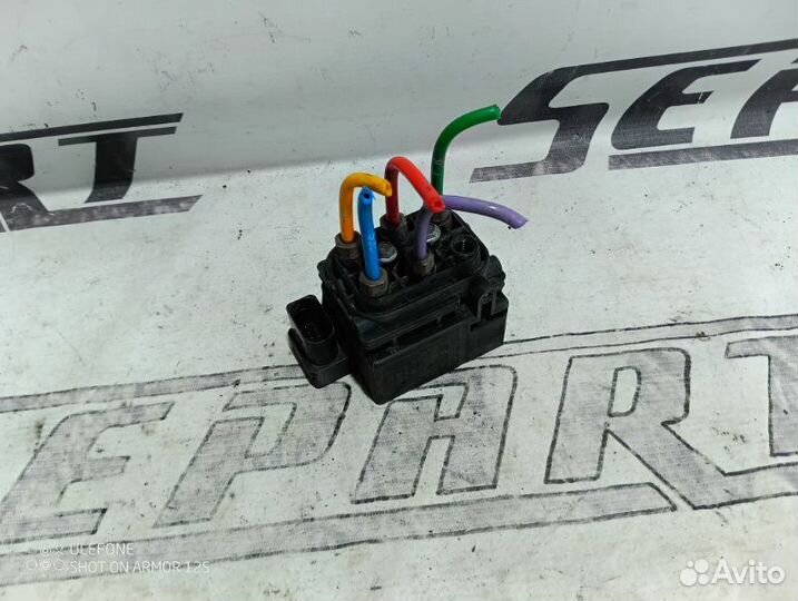 Блок клапанов пневмоподвески Audi Q7 4L 3.0 BUG