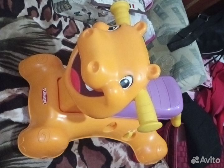 Игрушка-каталка бегемот