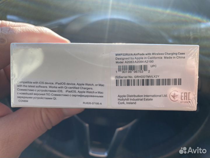 Наушники Apple AirPods with Charging Case новые