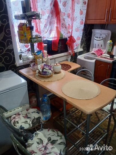 Барный стол и 4 стула