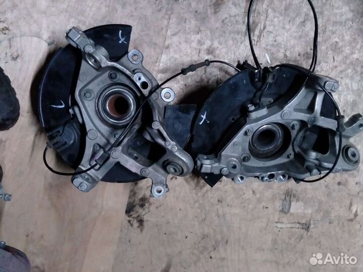 Поворотный кулак задний Dodge Charger LD