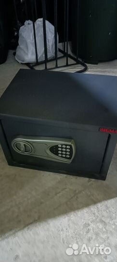 Сейф маленький