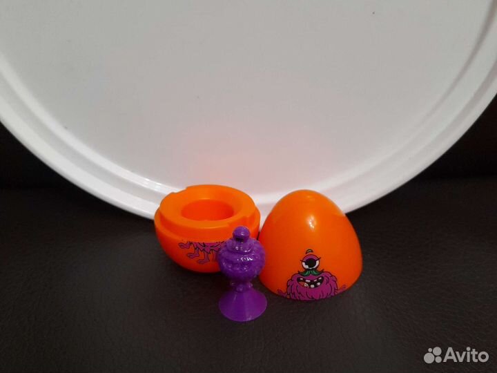 Яйца треснутые/ яйца с прилипалами