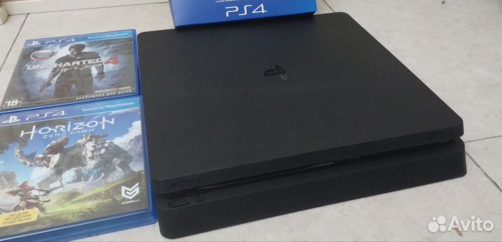 Sony PS4 slim