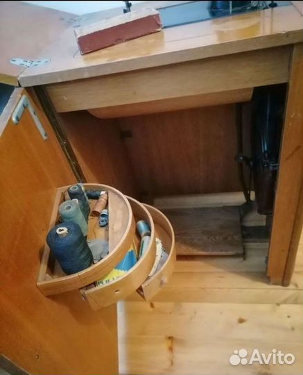 Швейная машина Подольск ножная