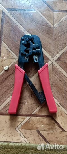 Инструмент для снятия изоляции и обжимакабеля