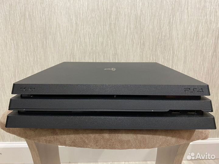 Sony PS4 pro 1tb+2 джостика