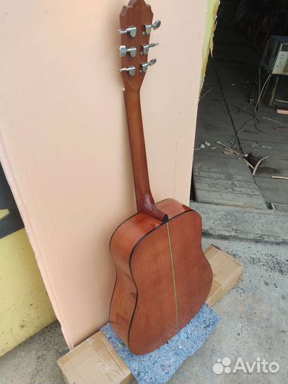 Акустическая гитара brahner
