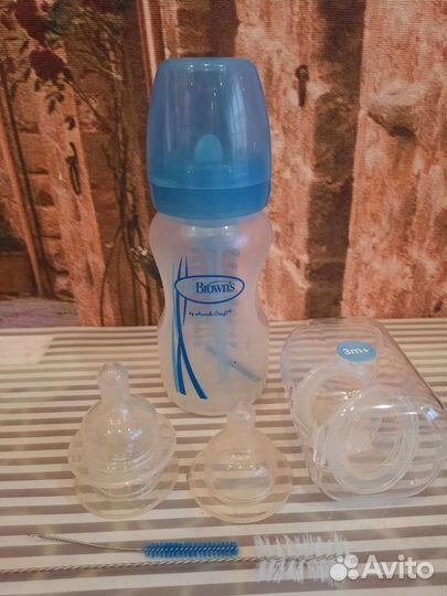 Бутылочка и соски Dr. Brown