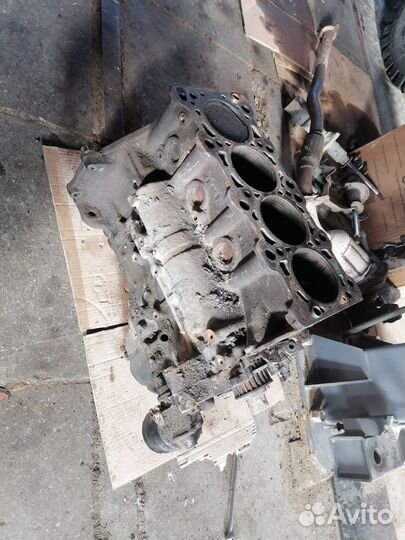 Блок двигателя mitsubishi grandis 2.4 б. У