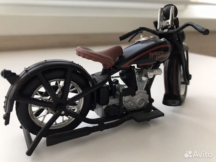 Модель мотоцикла Harley Davidson JDH Twin Cam 1928