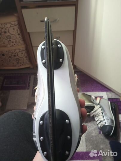 Коньки хоккейные