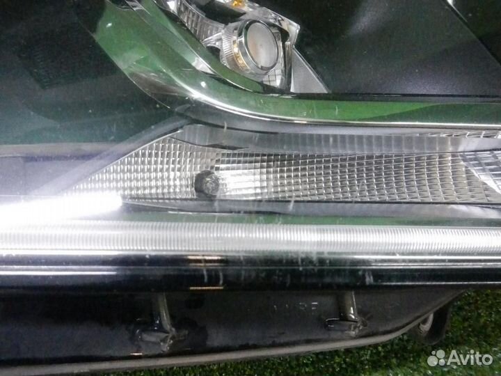 Фара правая Volkswagen Touareg