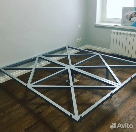 Парящая кровать