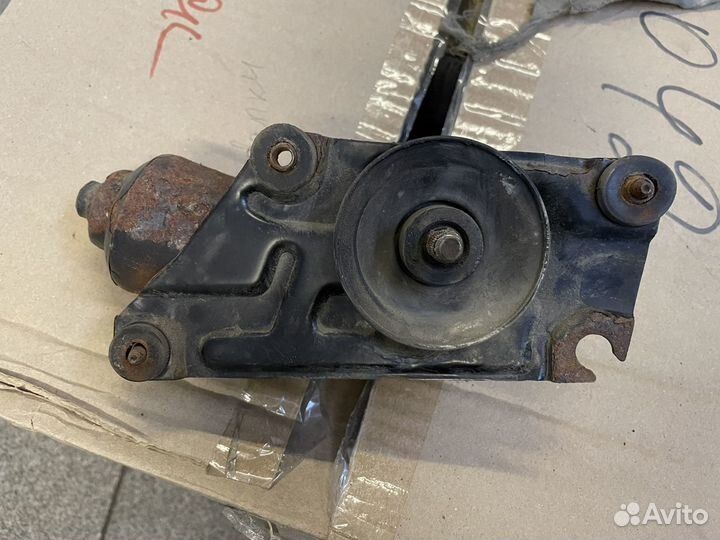 Моторчик стеклоочистителя перед Chevrolet Aveo T20