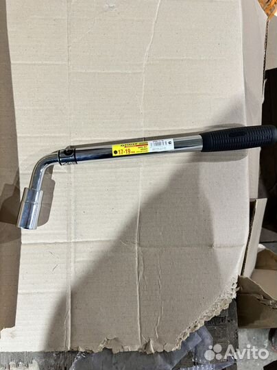 Баллонный ключ 17-19мм