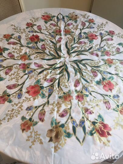 Скатерть на круглый стол батик