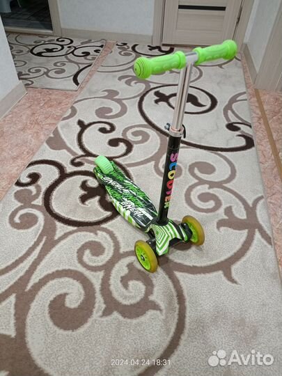 Самокат детский трехколесный