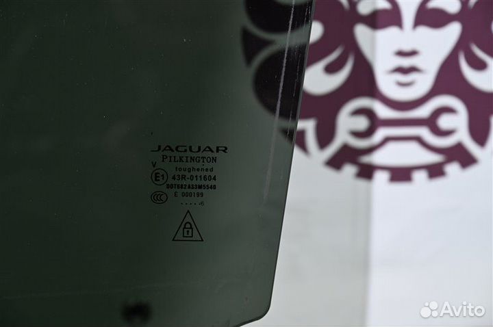 Стекло двери заднее левое Jaguar F-Pace JGA 2016