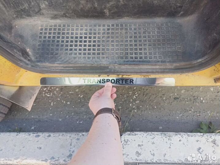 Накладки на пороги VW T4 (нержавейка)