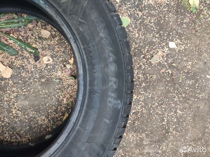 Pirelli Formula Ice 215/65 R16