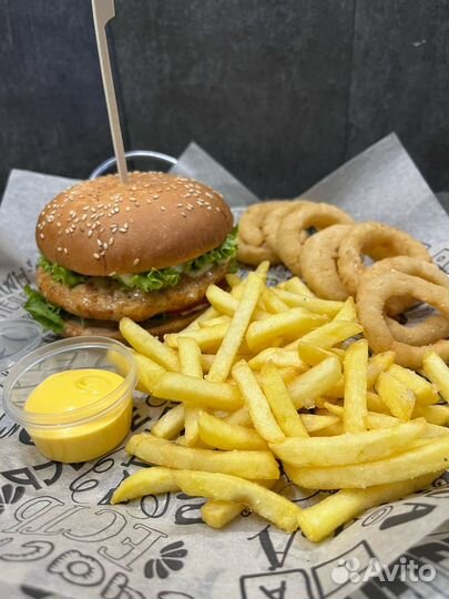 Готовый бизнес пиццерия и роллы с посадкой