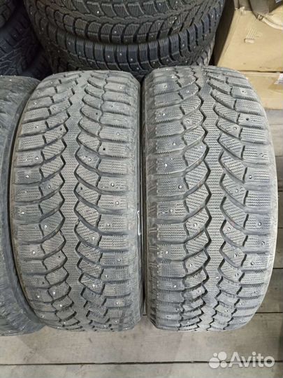 Bridgestone Blizzak Spike-01 225/55 R17