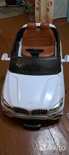 Машина детская (электромобиль)