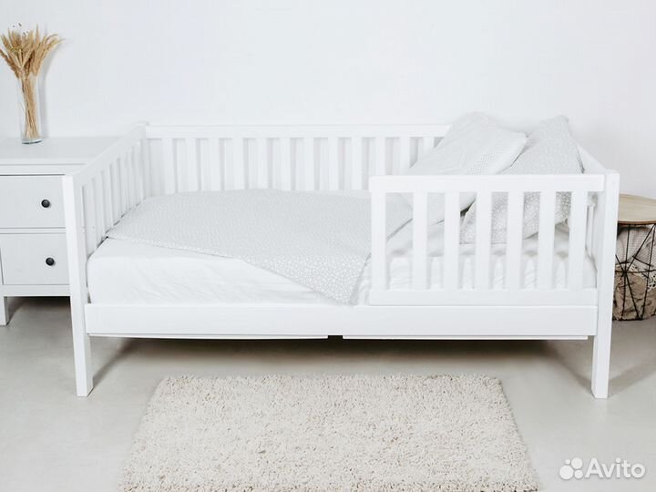 Детская кровать из массива