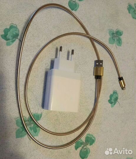 Кабель и адаптер питания Apple