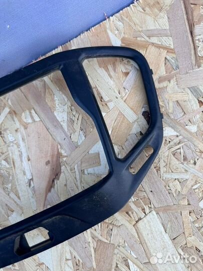 Рамка магнитолы Лада Веста седан