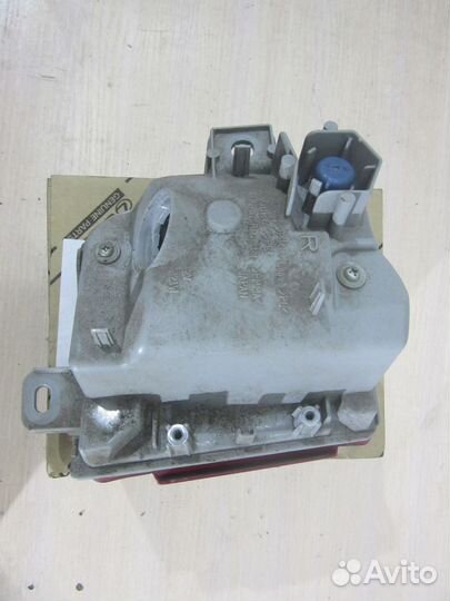 Фонарь правый Toyota Land Cruiser 200