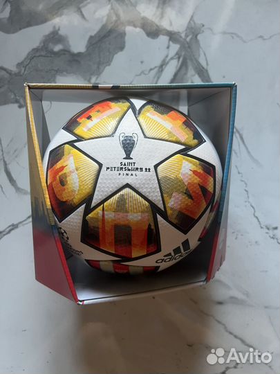 Футбольный мяч adidas H 57815