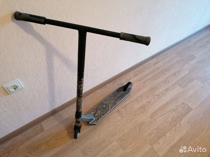 Трюковой самокат Duker 404