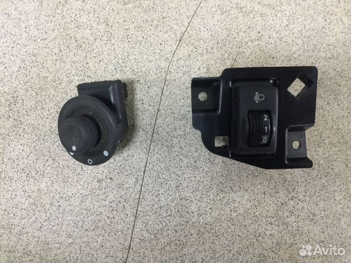 Кнопка Nissan Almera G15