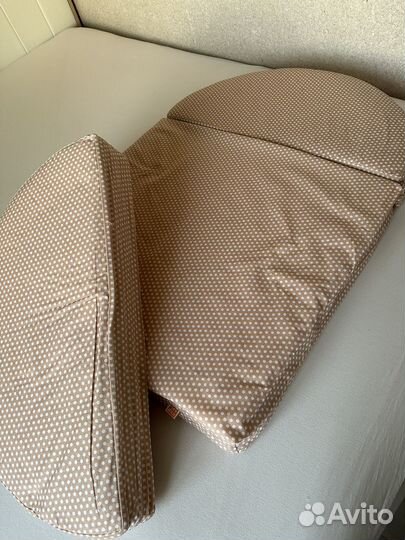 Детская кроватка с маятником