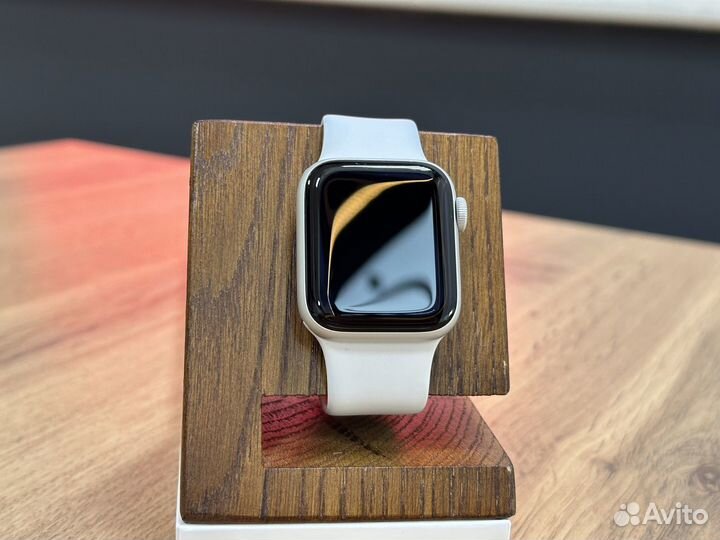 Часы Apple Watch SE 40 mm